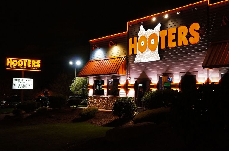 Hooters