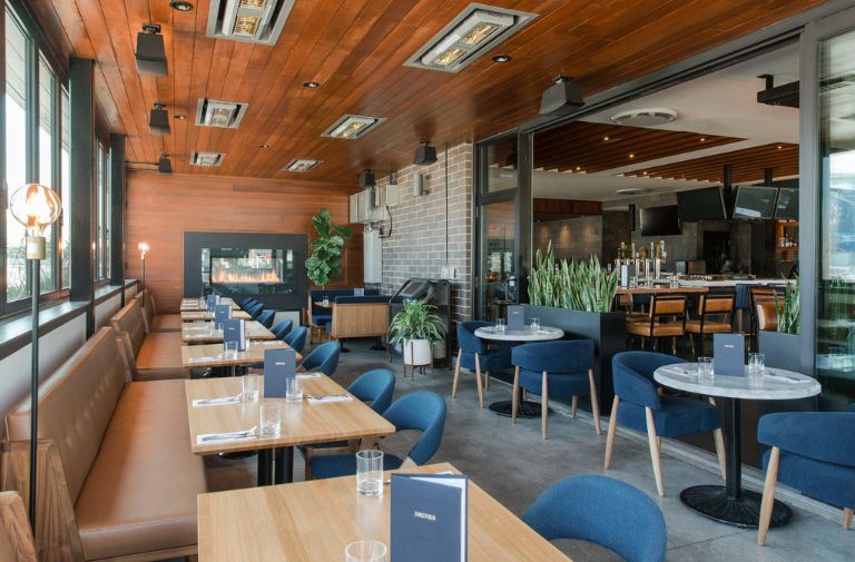 Earl’s Delivers Flavorful Dishes but Stumbles on Service