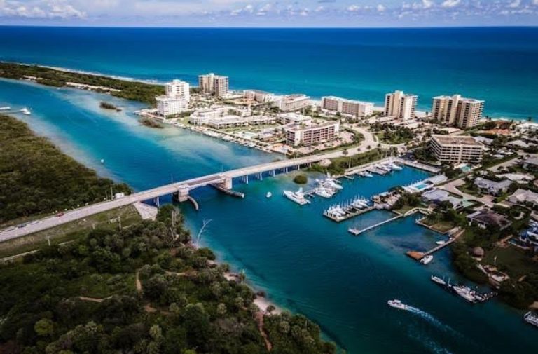 The Perks of Coastal Living: Why South Florida Keeps Attracting New Residents