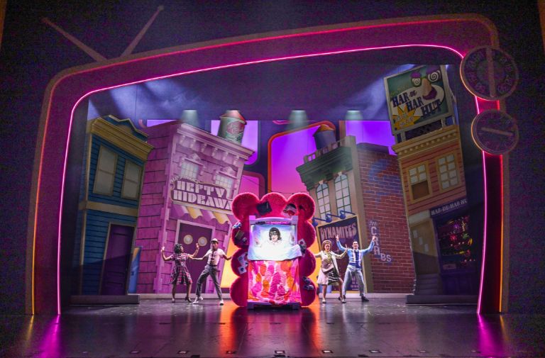 You Can’t Stop the Beat (And Honestly, Why Would You Want To?): 'Hairspray' Is the Spring Show to See Right Now