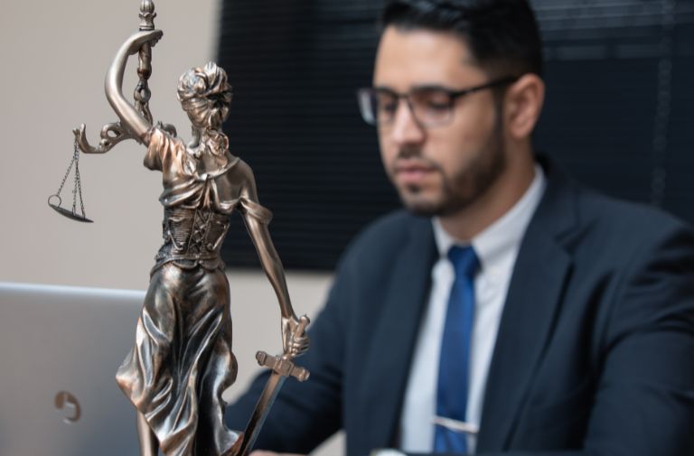 What's the Difference Between Corporate and Commercial Law?